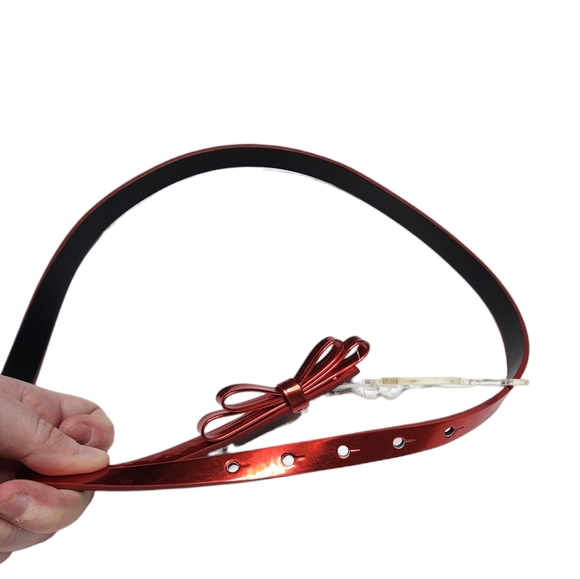 Charming Charlie Ruby Red Bow Present Christmas Holiday Candy Apple December - Picture 6 of 10